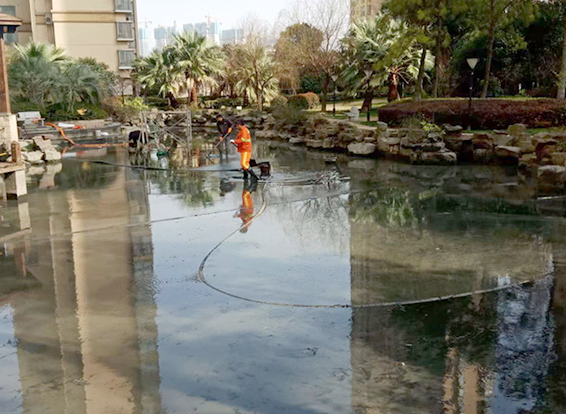 宛城景观池淤泥清理