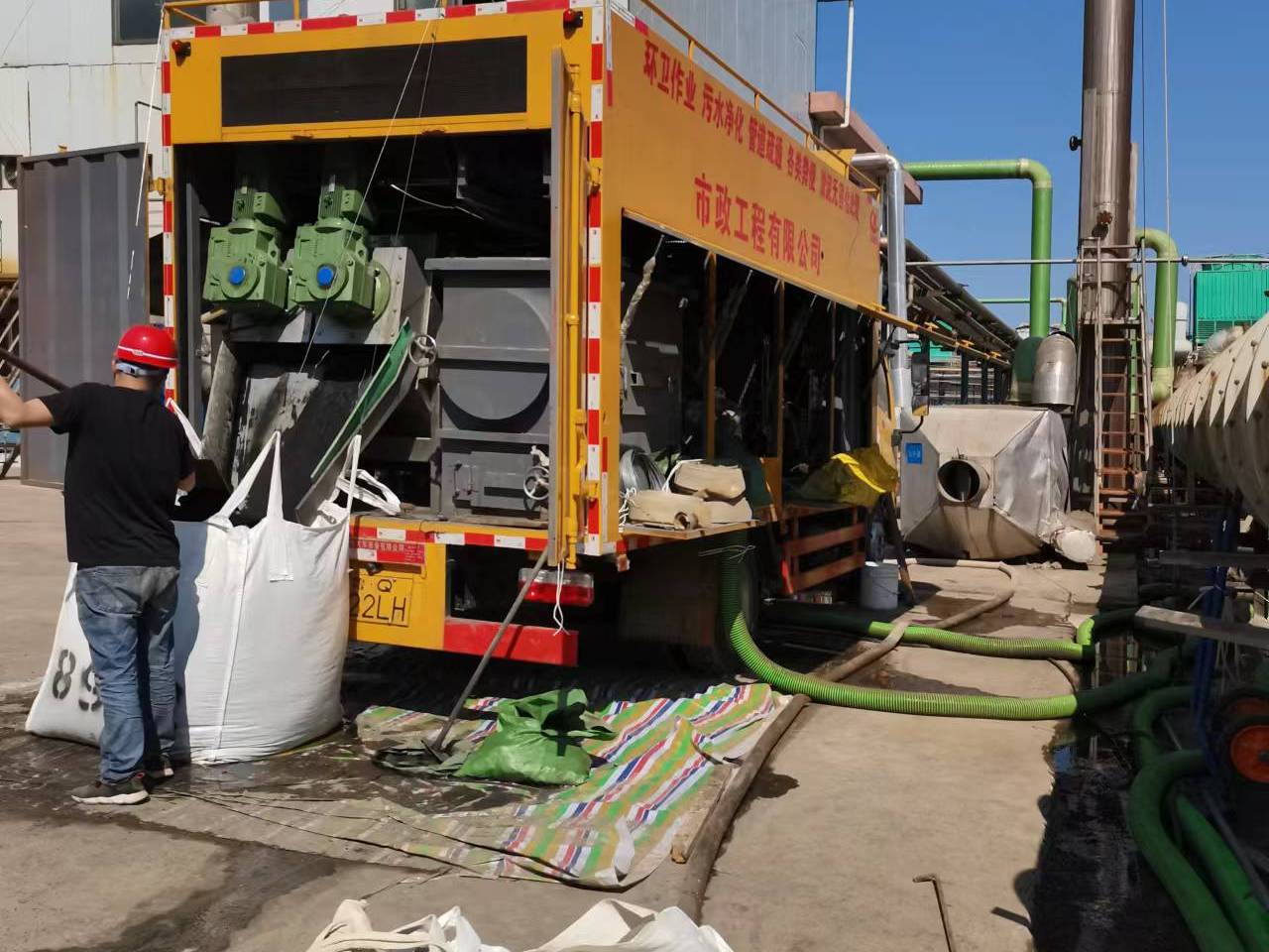 宛城淤泥压干处理